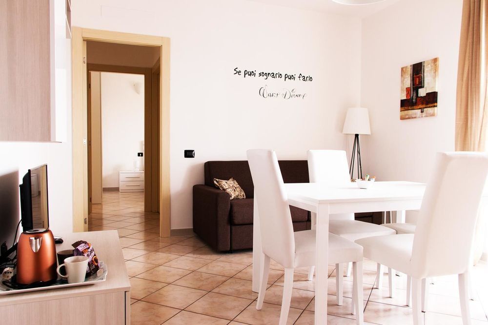Hq Aparthotel Milano Inn - Smart Suites Cinisello Balsamo Exterior photo